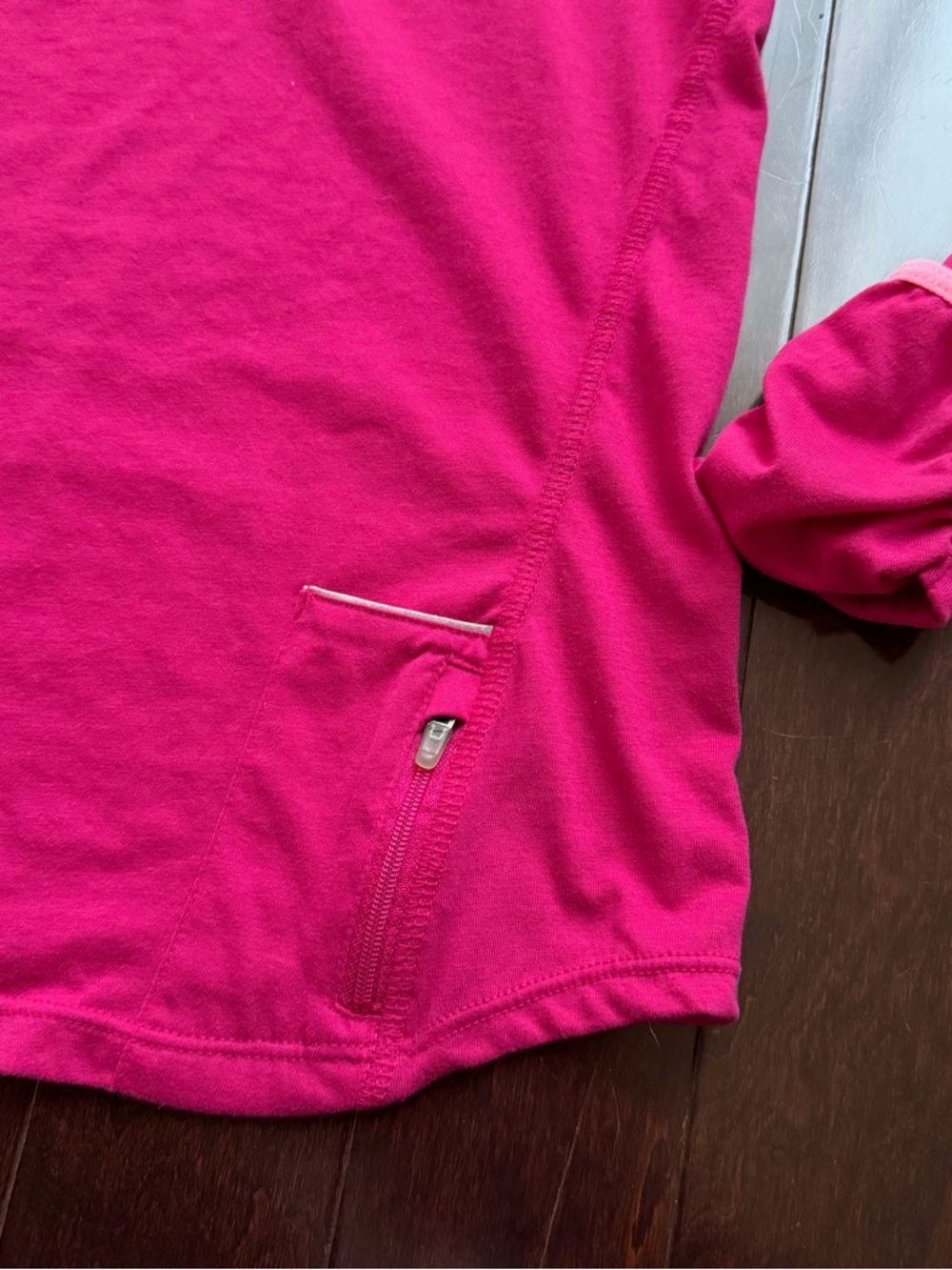 Nike Women’s Dri Fit Running Long Sleeve hood Size M Thumbholes Pink Activewear - Picture 9 of 10